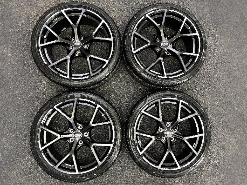 Winterset 19 inch Audi RS3 8Y (NIEUW!) met Pirelli-banden, 19 inch, 245 mm, Velg(en), Nieuw