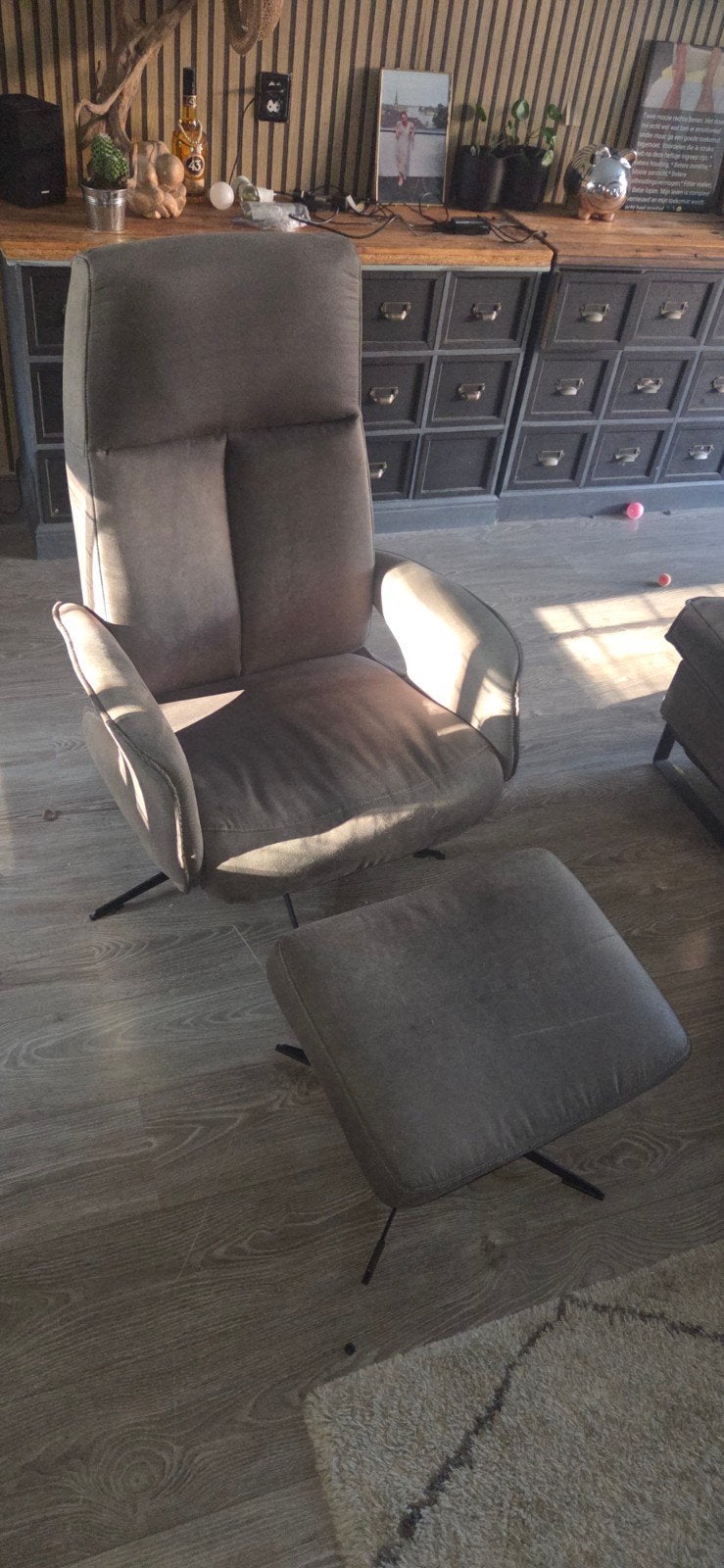 Draaifauteuil met voetenbank - grijs, stof Adore, Ophalen, Stylvol modern, 75 tot 100 cm, Zo goed als nieuw