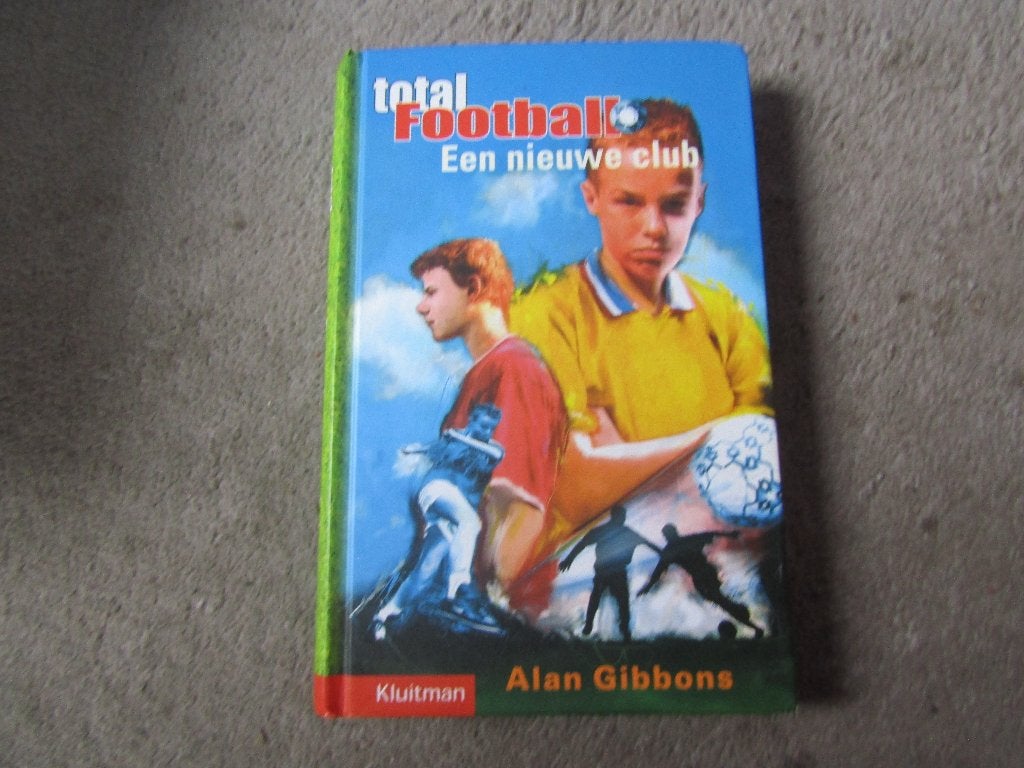 Boek: Total football: Een nieuwe club, Ophalen of Verzenden, Gelezen, Allan Gibbons, Non-fictie