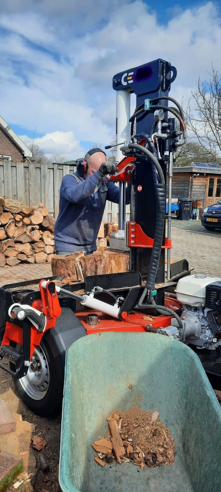 Professionele kloofmachine houtklover te huur - huren, Tuin en Terras, Kloofmachines, Ophalen, Zo goed als nieuw, Benzine, Staand