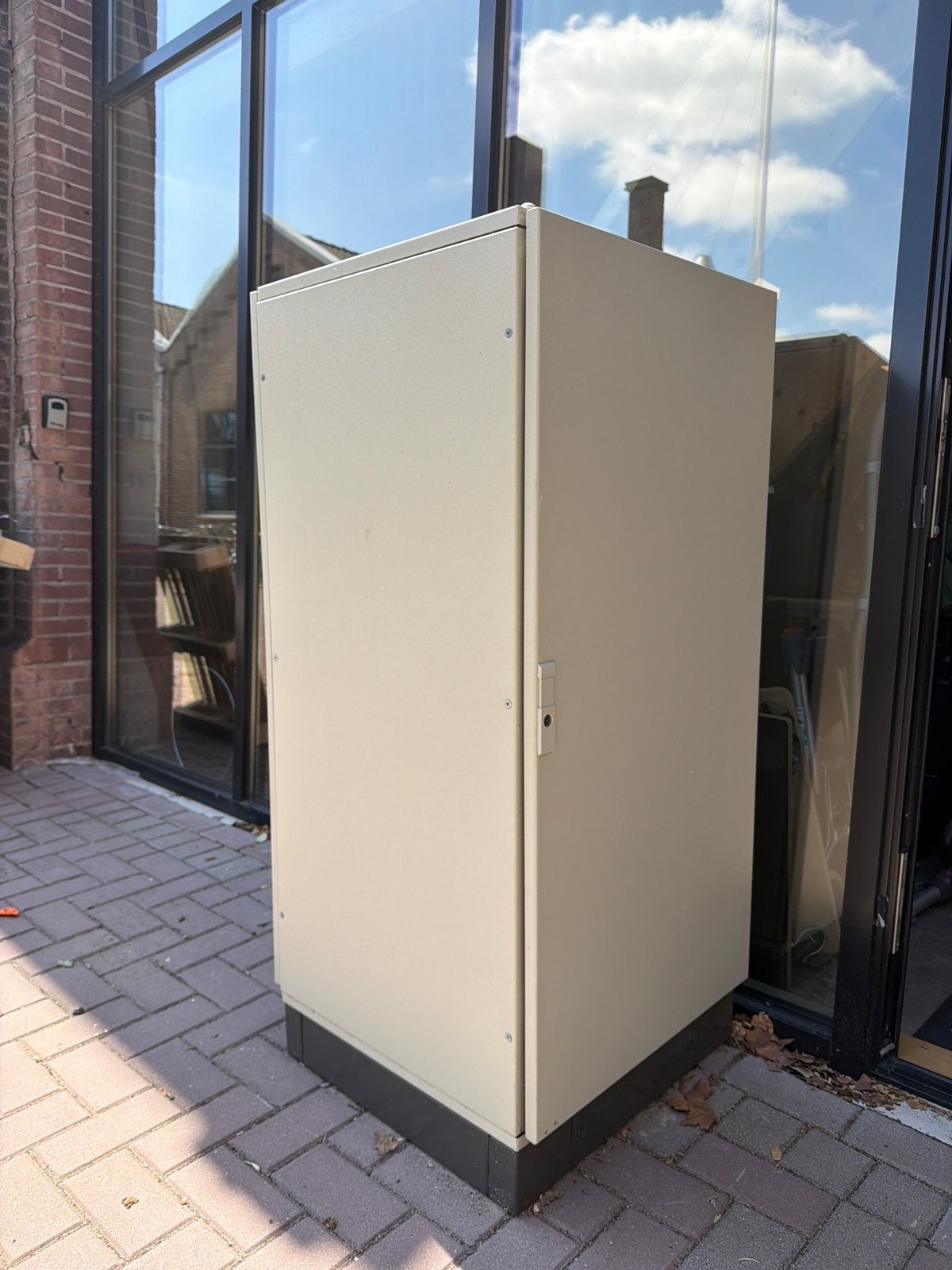Rittal 19” Buitenkast met slot - Water- en winddicht, Ophalen