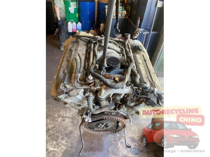 Motor van een Mercedes E-Klasse, Ophalen, Gebruikt, -, -