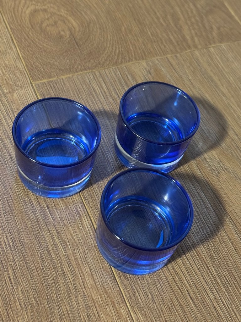 3 blauwe glazen waxinelichhoudertjes / waxinelichtjes, Blauw, Waxinelichthouder, Ophalen of Verzenden, Glas
