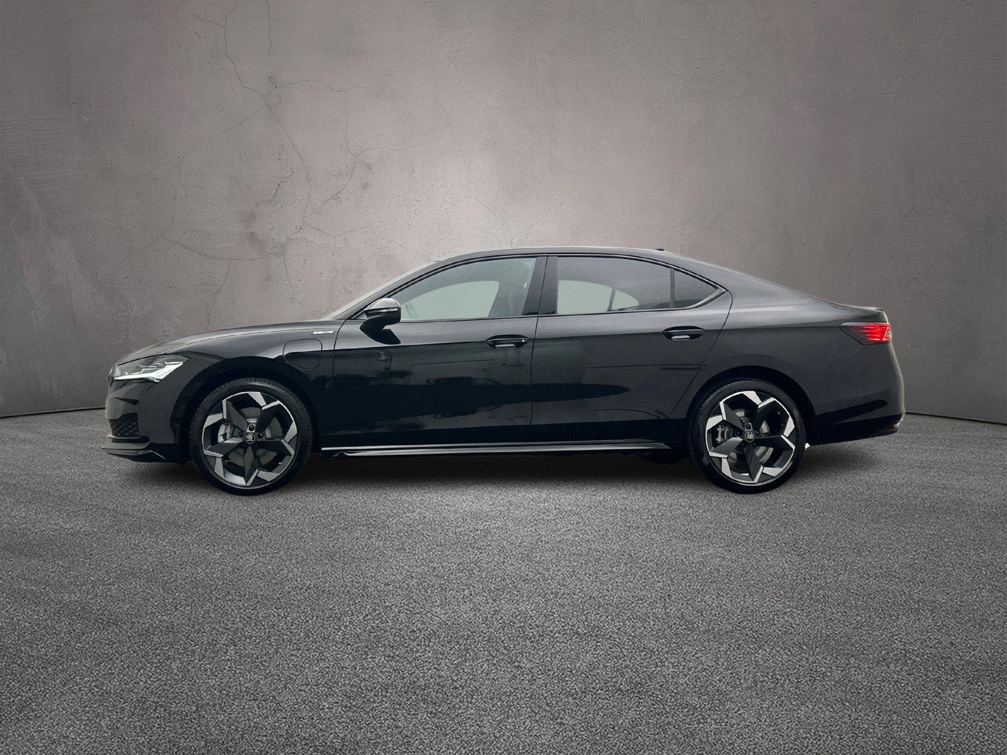 Skoda Superb, Auto's, Skoda, 1741 kg, Euro 6, 4 cilinders, Zwart