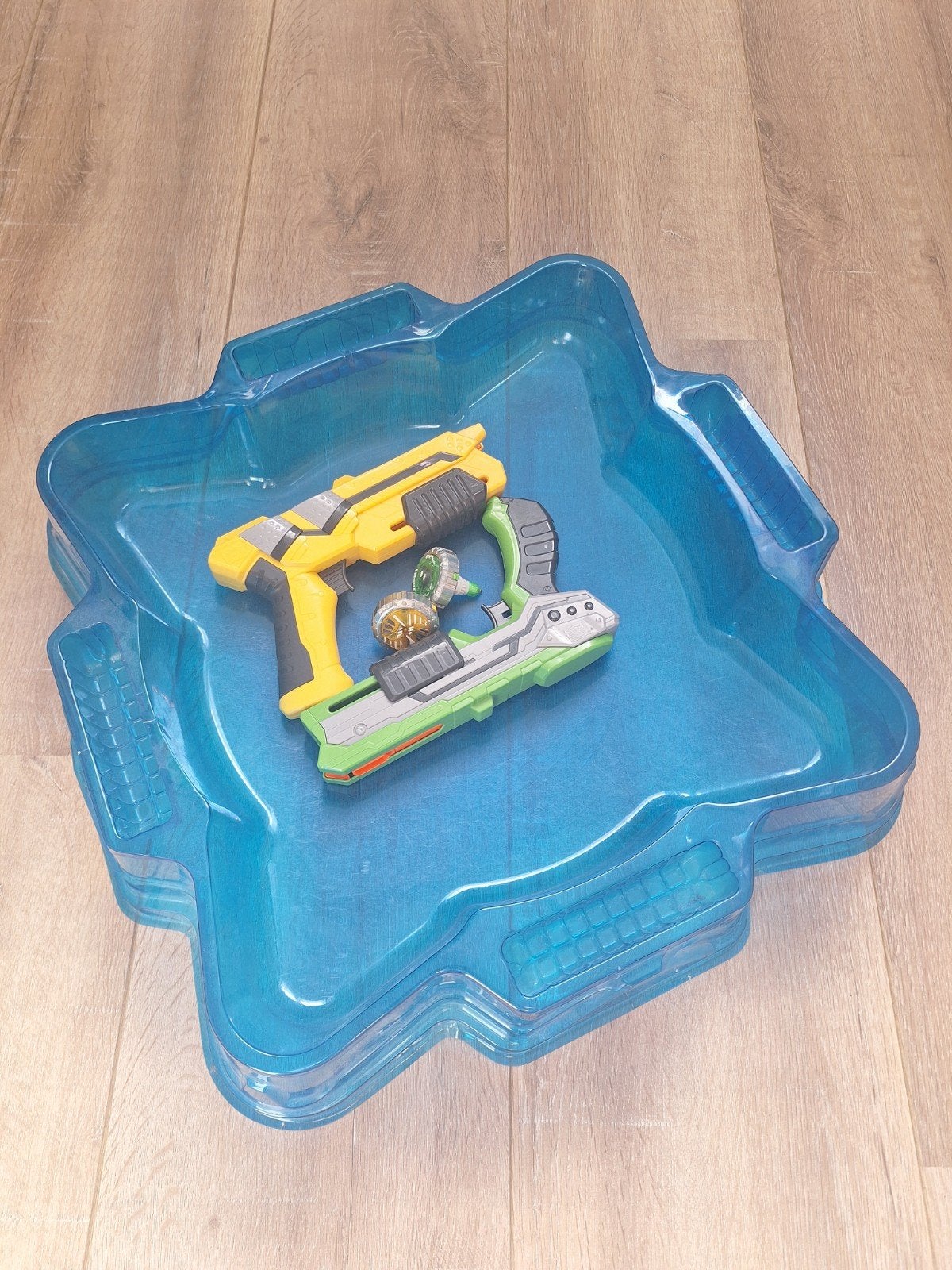 Beyblade Burst Arena met 2 Launchers en 2 Beyblades, Ophalen, Zo goed als nieuw, Jongen of Meisje