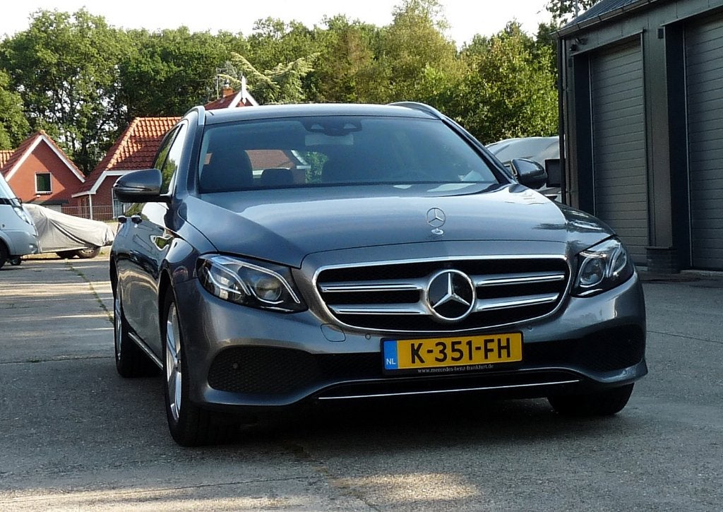 Mercedes-Benz E-Klasse E250 211pk 9G WIDESCREEN LEER PANO, Automaat, Achterwielaandrijving, Zwart, 4 cilinders