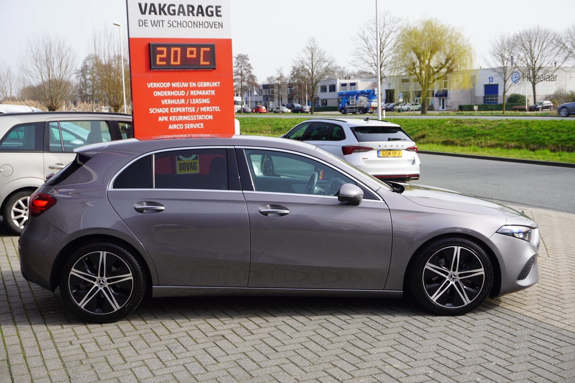 Mercedes-Benz A-klasse 180 Luxury Line / Sfeerverlichting /, 136 pk, Gebruikt, 4 cilinders, Bedrijf