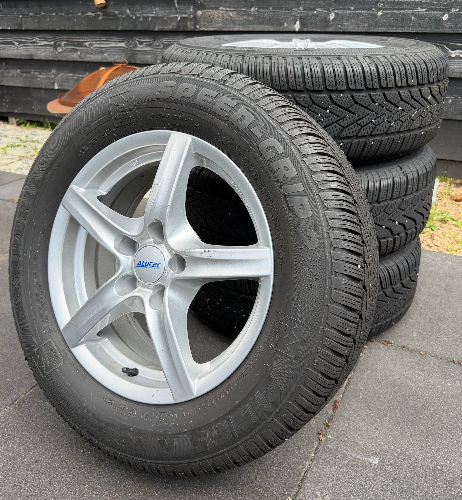 Als nieuw- 4 winterbanden op lichtmetalen velgen 215/65 R16, Ophalen, Zo goed als nieuw