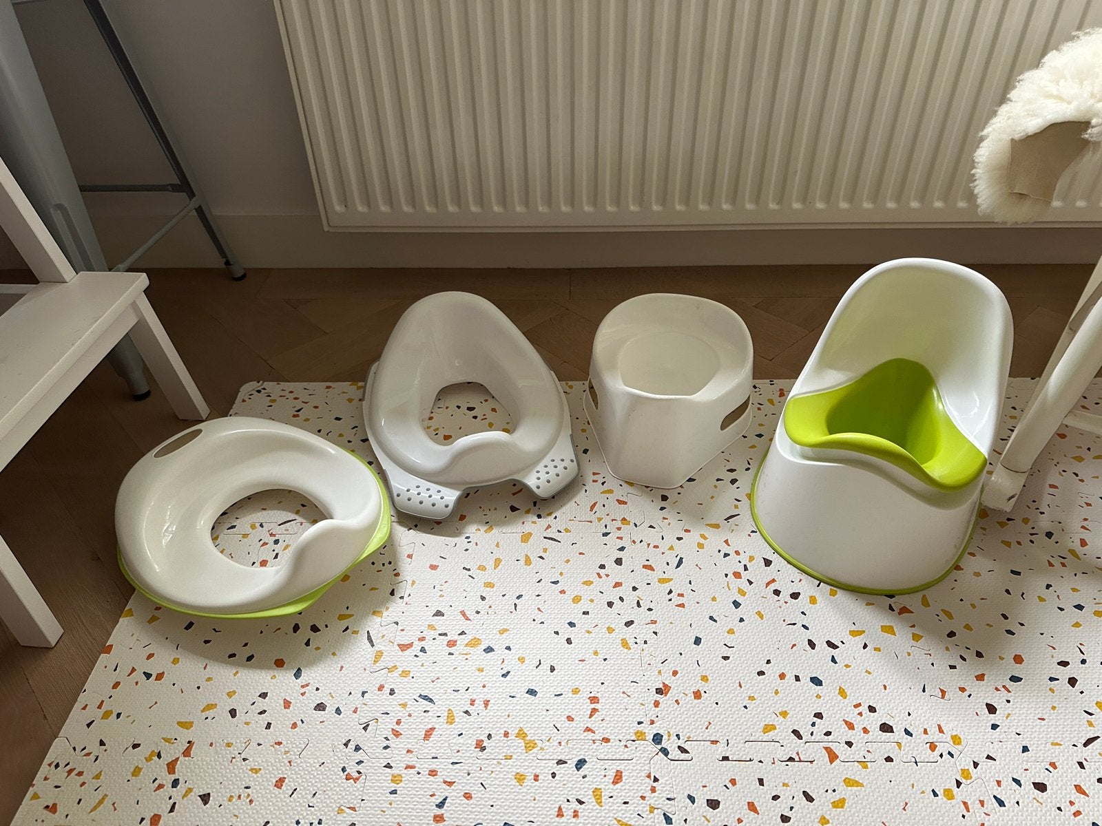 Set van 2 Potjes en 2 Toiletverkleiners voor Kinderen, Ophalen of Verzenden, Gebruikt