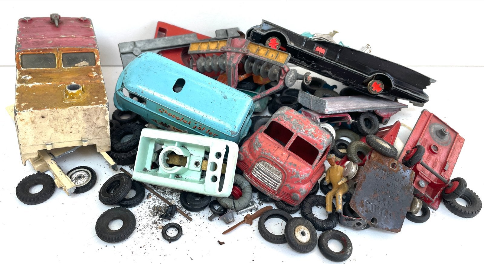 Partij vintage speelgoedauto's en onderdelen, Ophalen of Verzenden, Gebruikt
