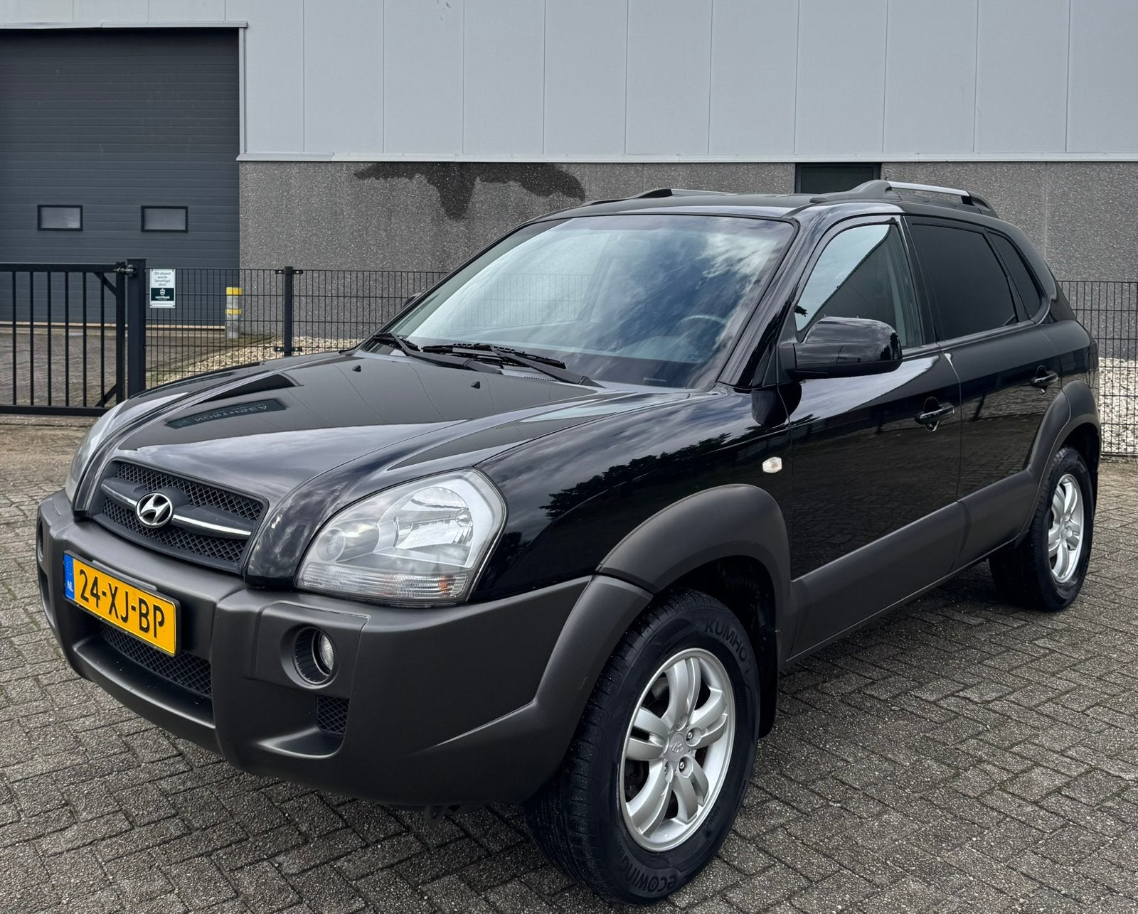 Hyundai Tucson 2.0 | Airco | Centr.  Deurvergr. | APK | NAP, Auto's, 4 cilinders, Zwart, Origineel Nederlands, Handgeschakeld