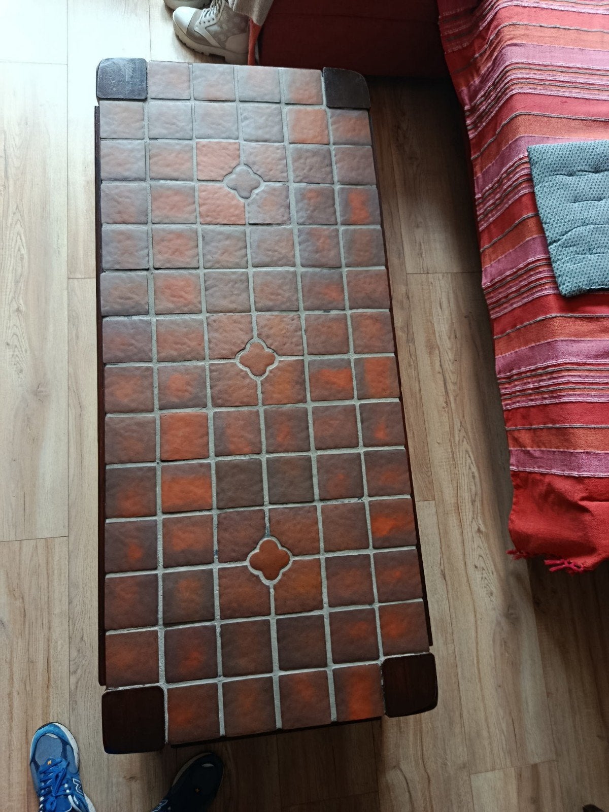 Vintage Salontafel met tegels - Amstelveen, Huis en Inrichting, Tafels | Salontafels, Ophalen, Gebruikt, Overige materialen, 100 tot 150 cm