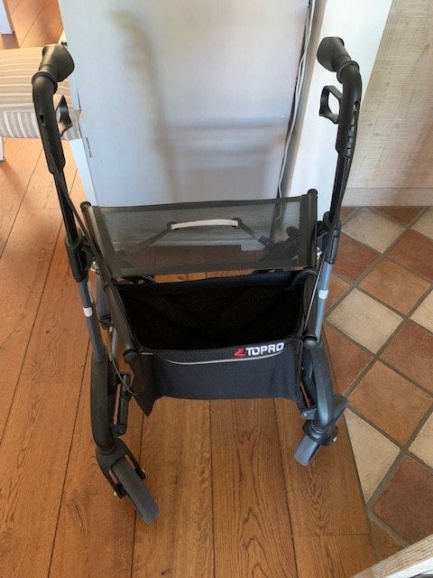 te koop, Diversen, Rollators, Zo goed als nieuw, Lichtgewicht, Opvouwbaar, Ophalen