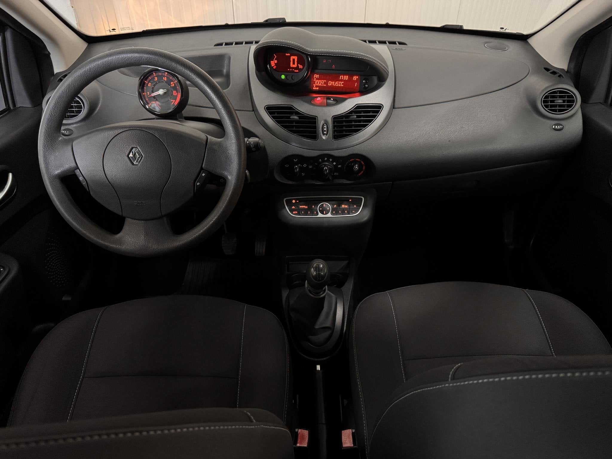 Renault Twingo 1.2-16V Dynamique 75 PK DB-RIEM-VERV. AIRCO C, Gebruikt, Zwart, 4 cilinders, 4 stoelen