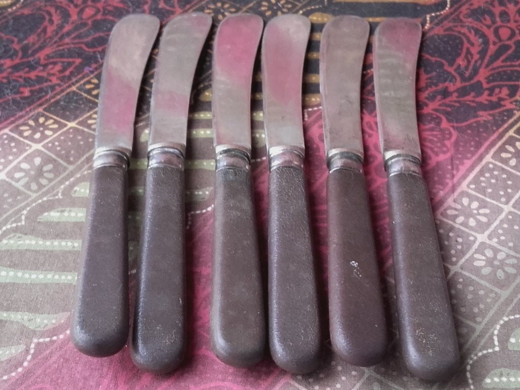 Zes originele antieke botermessen uit Engeland 16 cm.