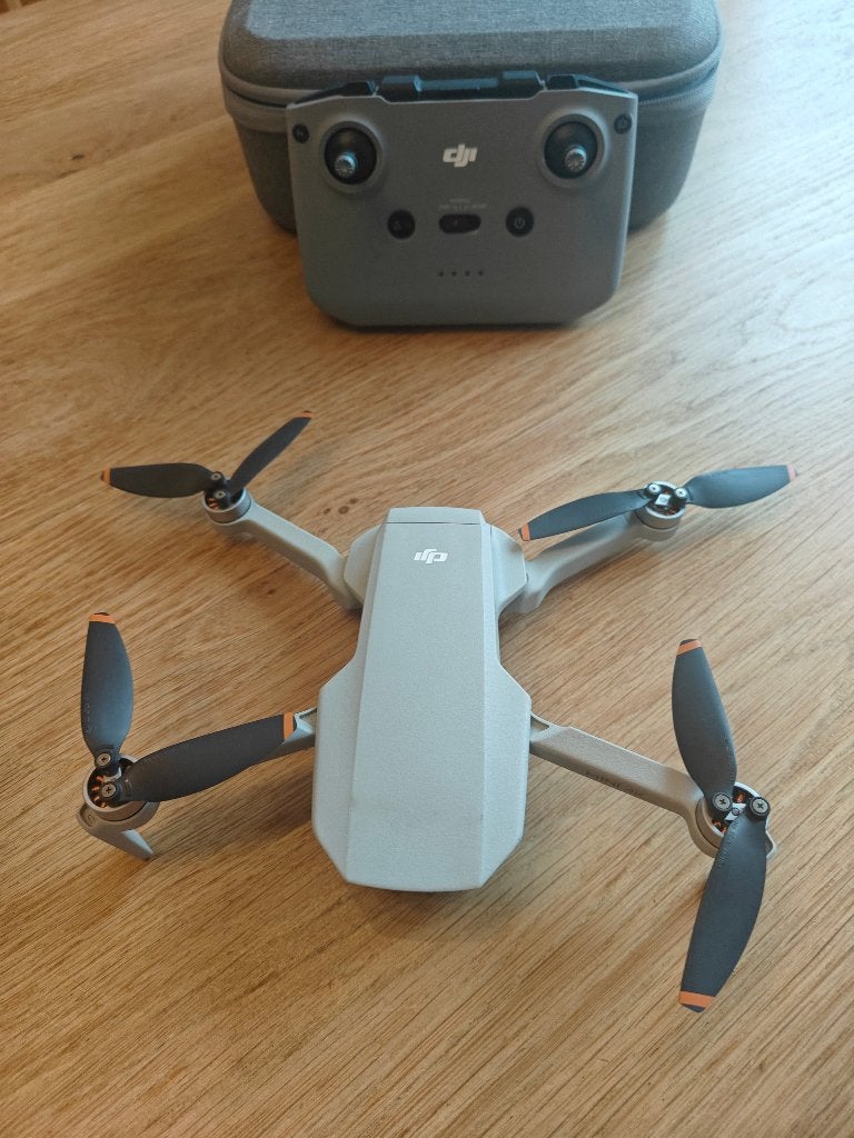 DJI Mini 4K - as good as new, complete with case, 30 tot 45 minuten, Cameradrone, Ophalen of Verzenden, Zo goed als nieuw