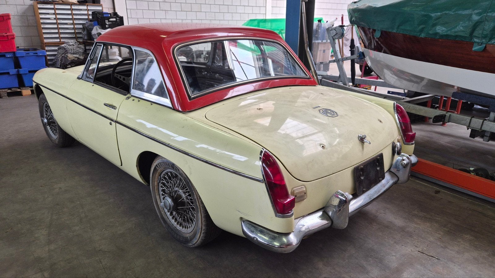 mgb Roadster 1967 in de kleur Pale Primrose met RDW papieren, foto 4