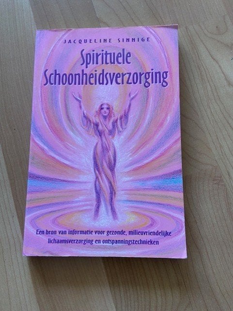 Spirituele schoonheidsverzorging - jacqueline Sinnige, Boeken, Ophalen of Verzenden, Gelezen, Spiritualiteit algemeen, Overige typen