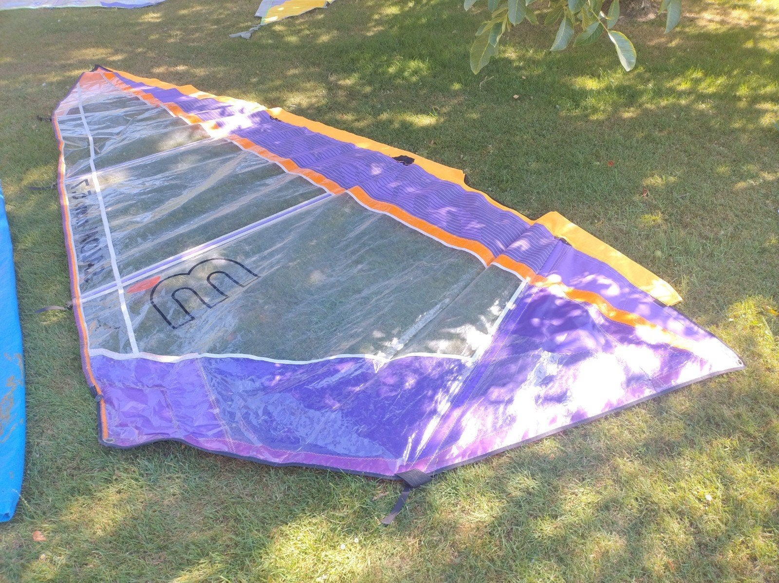 Mistral ATS Slalom 5.7 - Gratis!, Watersport en Boten, Windsurfen, Ophalen, Gebruikt, Met draagtas, 5 tot 6.5 m²