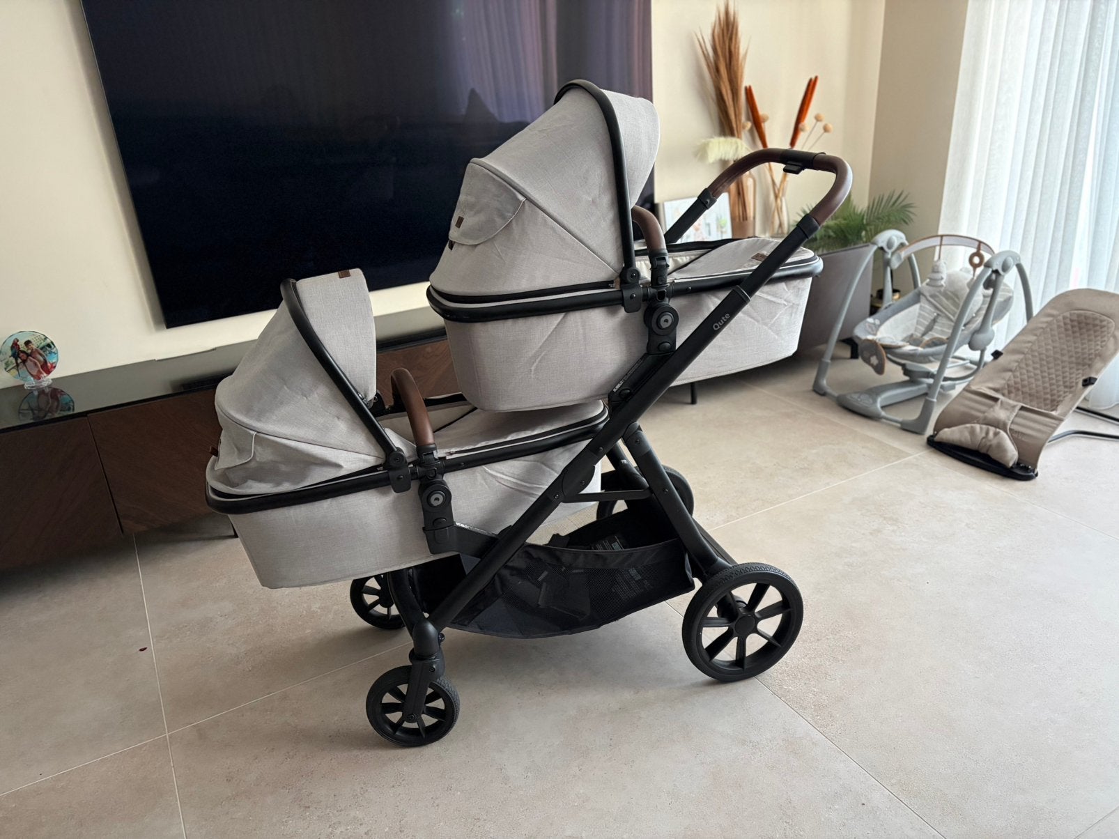 Qute q-twin tweeling kinderwagen, Kinderen en Baby's, Kinderwagens en Combinaties, Zo goed als nieuw, Verstelbare duwstang, Ophalen