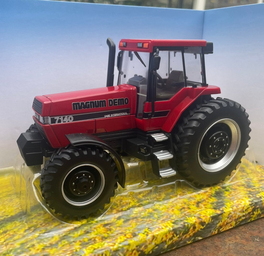 Case IH Magnum 7140 Magnum Demo Britains 1:32, Ophalen of Verzenden, Zo goed als nieuw, Tractor of Landbouw, Britains