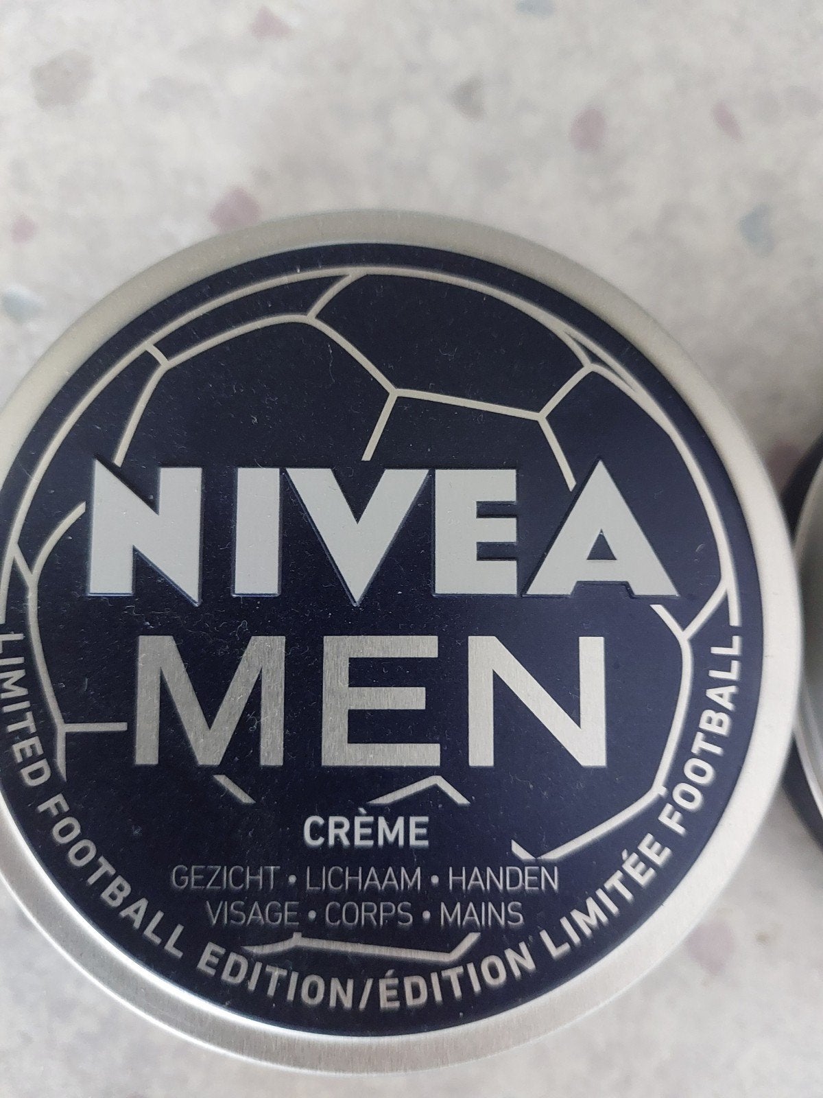 Nivea Men Crème - Limited Football Edition (2x 150ml), Ophalen, Nieuw, Bodylotion, Crème of Olie
