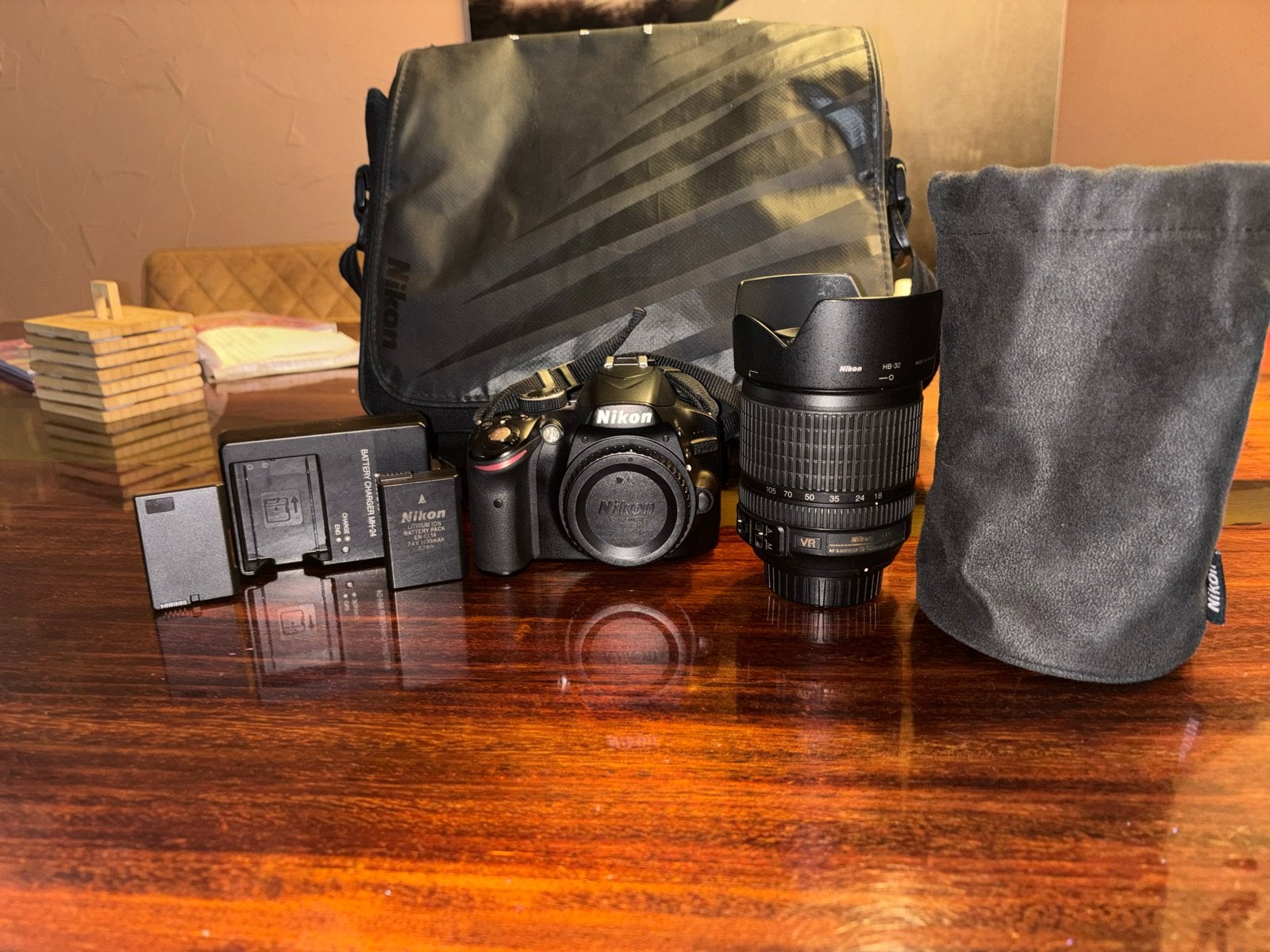Nikon D3200 Spiegelreflexcamera met lens en accessoires, Spiegelreflex, Zo goed als nieuw, 4 t/m 7 keer, Accu