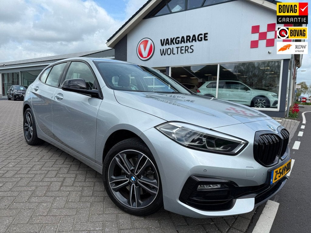 BMW 1-serie 118i High Executive. RIJKLAARPRIJS! TREKHAAK/AUT, Auto's, BMW, Bedrijf, Te koop, 1-Serie, ABS, Airbags, Airconditioning