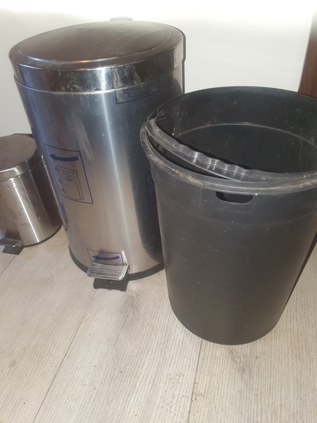 2 Pedaalemmers (klein & groot) + GRATIS Kensington klok, Ophalen of Verzenden, Gebruikt, Rvs, Met pedaal
