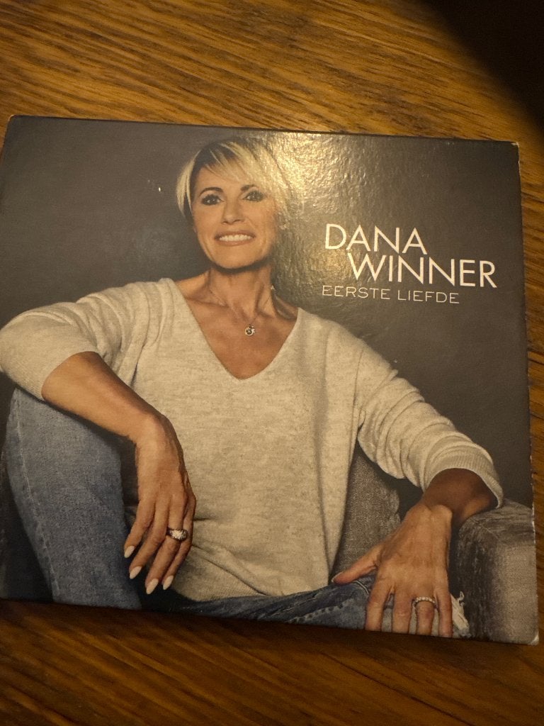 Cd Dana Winner Eerste Liefde Gesigneerd, Verzenden, Zo goed als nieuw, Levenslied of Smartlap, Eerste persing