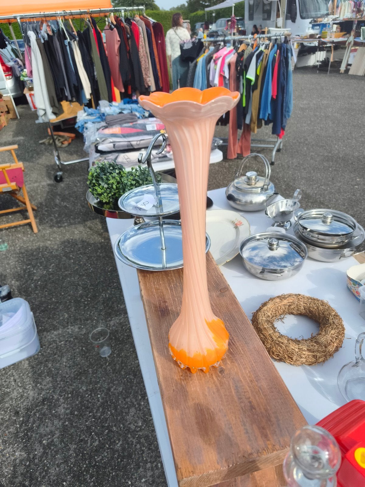 Vintage Oranje Glazen Vaas - Bloemvormig, Antiek en Kunst, Ophalen of Verzenden
