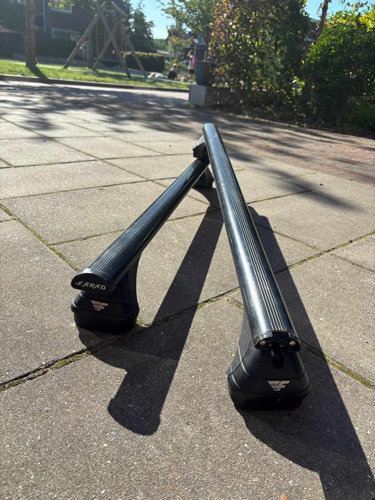 Farad Wingbar dakdragers Toyota RAV4 – zwart aluminium