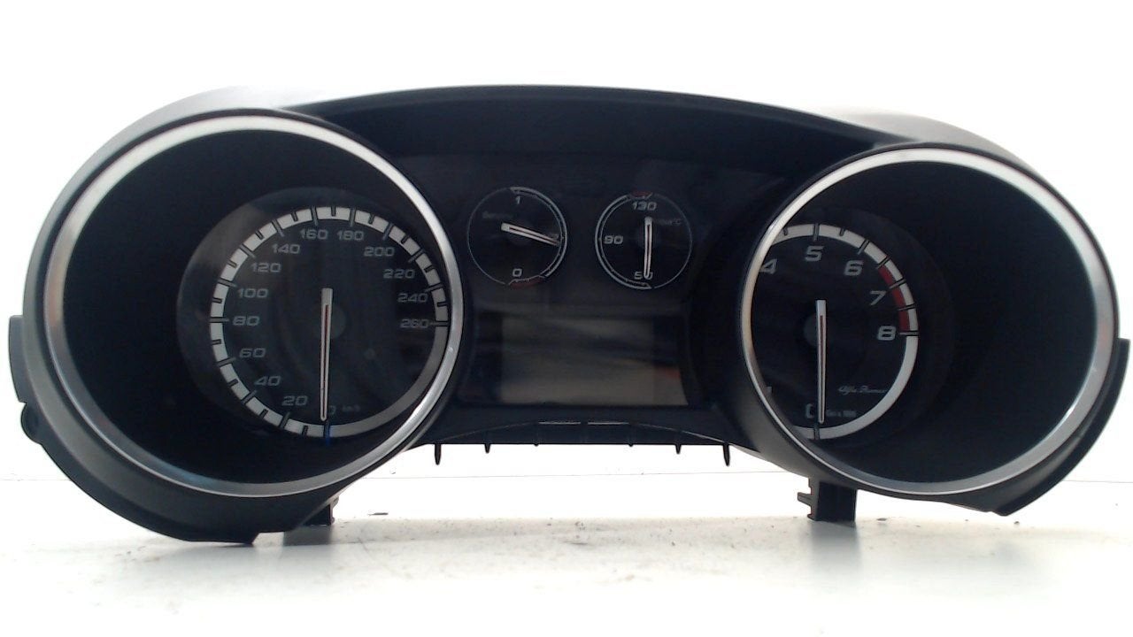 Cockpit Alfa Romeo Giulietta, Onderdelen@venauto.nl, Van der Ven Autorecycling B.V., Gebruikt, Ettenseweg 76, 4706 PB Roosendaal, The Netherlands