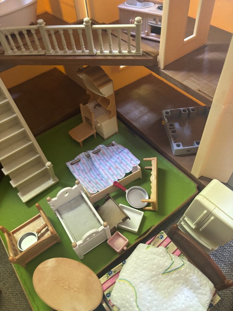 super uitgebreide collectie sylvanian family, Kinderen en Baby's, Speelgoed | Poppenhuizen, Ophalen, Zo goed als nieuw, Poppenhuis