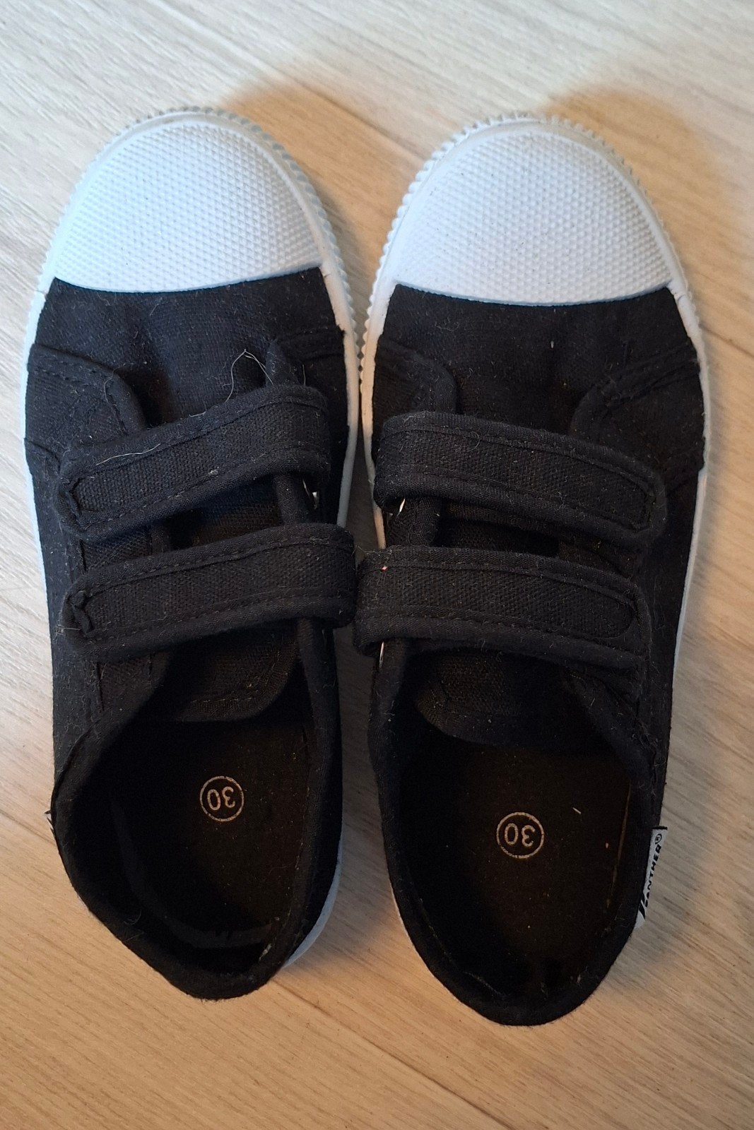 Zwarte gymschoenen maat 30 met klittenband, Ophalen of Verzenden, Zo goed als nieuw, Panther, Jongen of Meisje