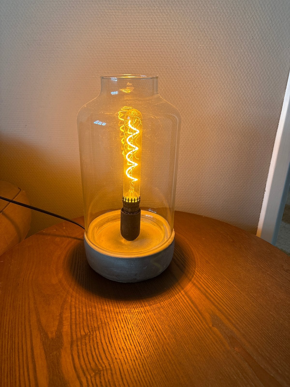 Robuuste tafellamp met glazen kap en Edison lamp, Ophalen, Zo goed als nieuw, Glas, Minder dan 50 cm