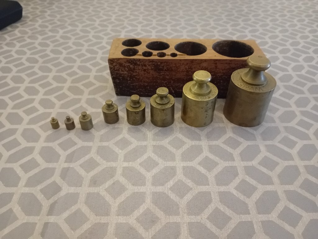 Vintage Gewichten weegschaal in originele houder, Antiek en Kunst, Antiek | Gereedschap en Instrumenten, Ophalen