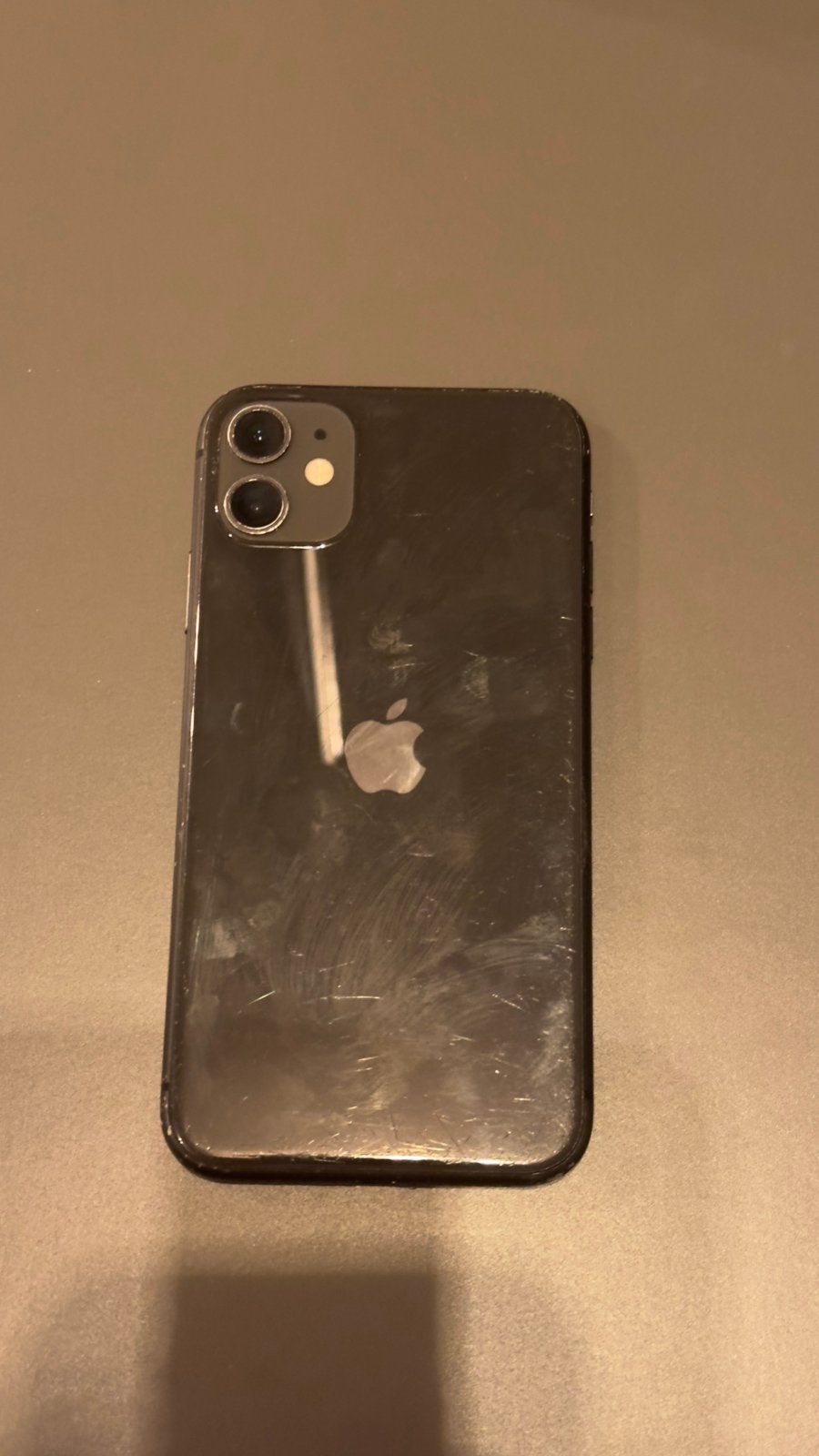 iPhone 11 - 64GB - Zwart - 85% batterij - nieuw scherm, Zwart, Zo goed als nieuw, 64 GB, Zonder simlock