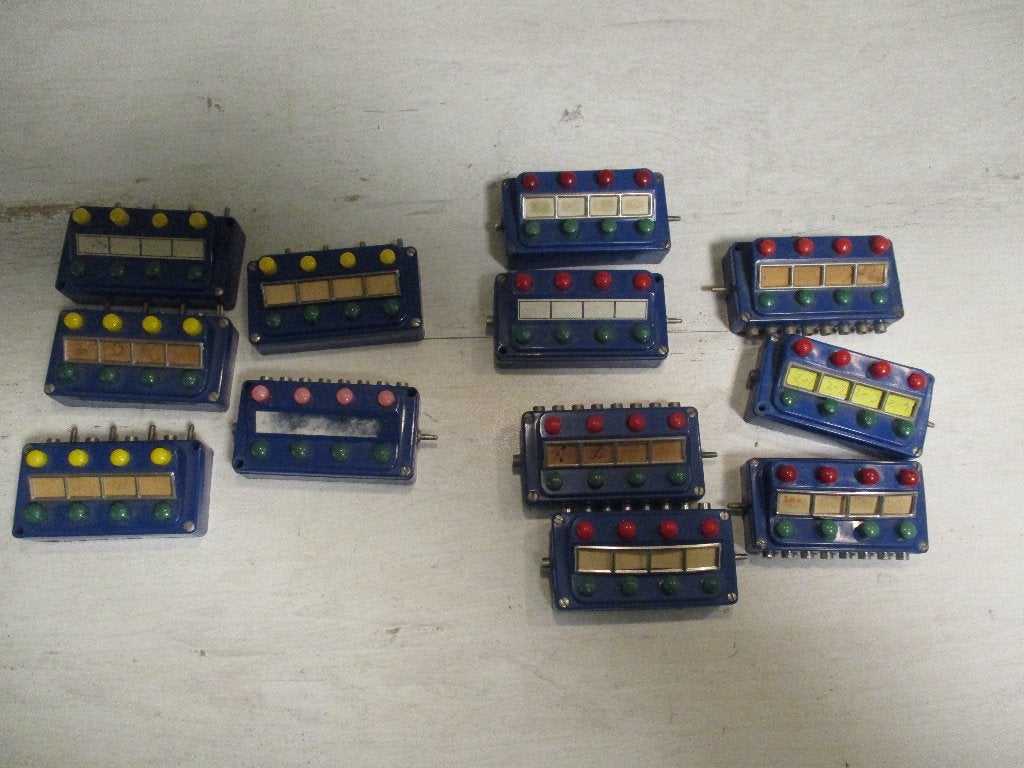 Märklin Schakelkastjes 12x, Ophalen, Wisselstroom, Gebruikt, Rails