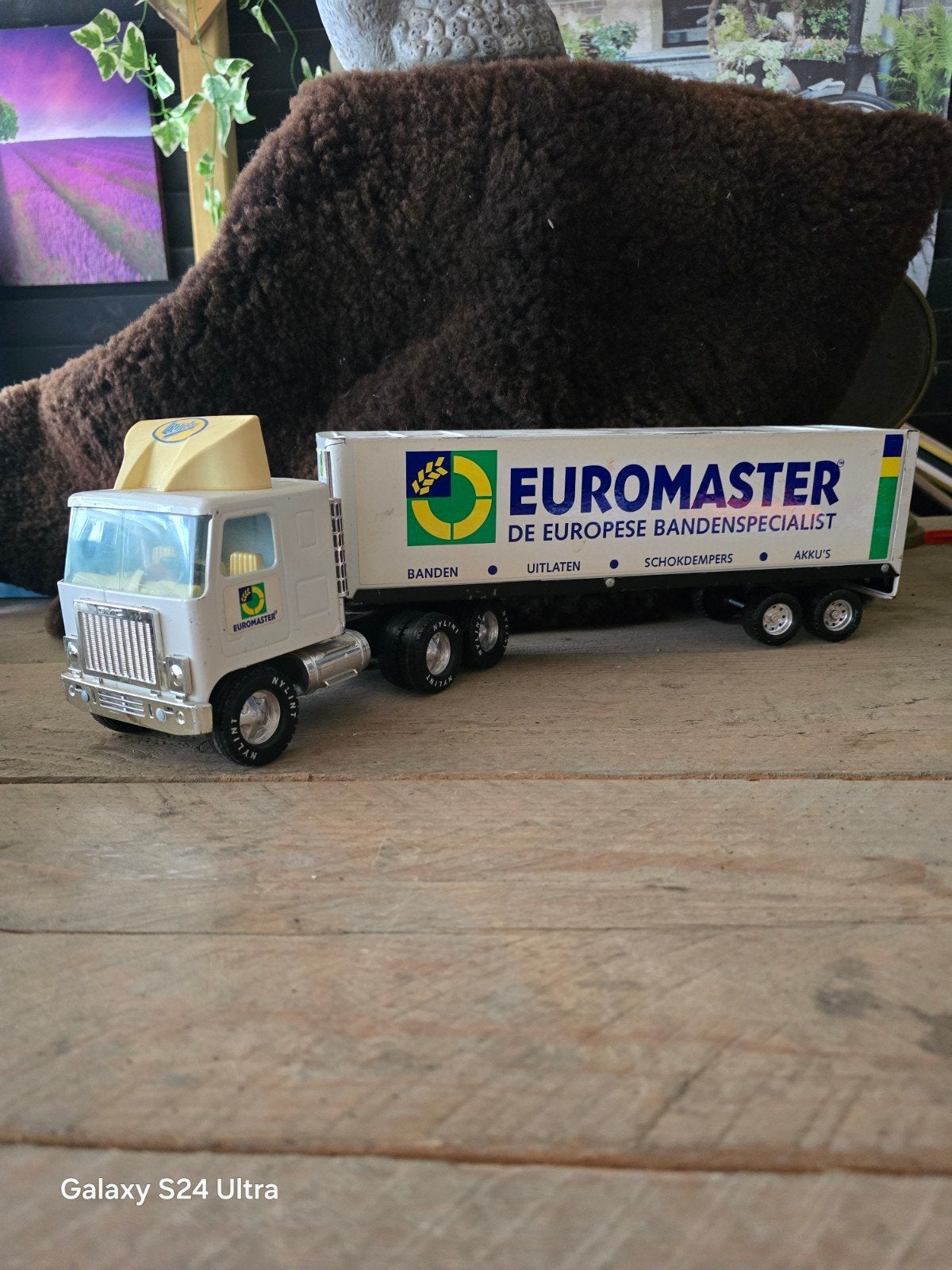 Euromaster speelgoedvrachtwagen, Ophalen