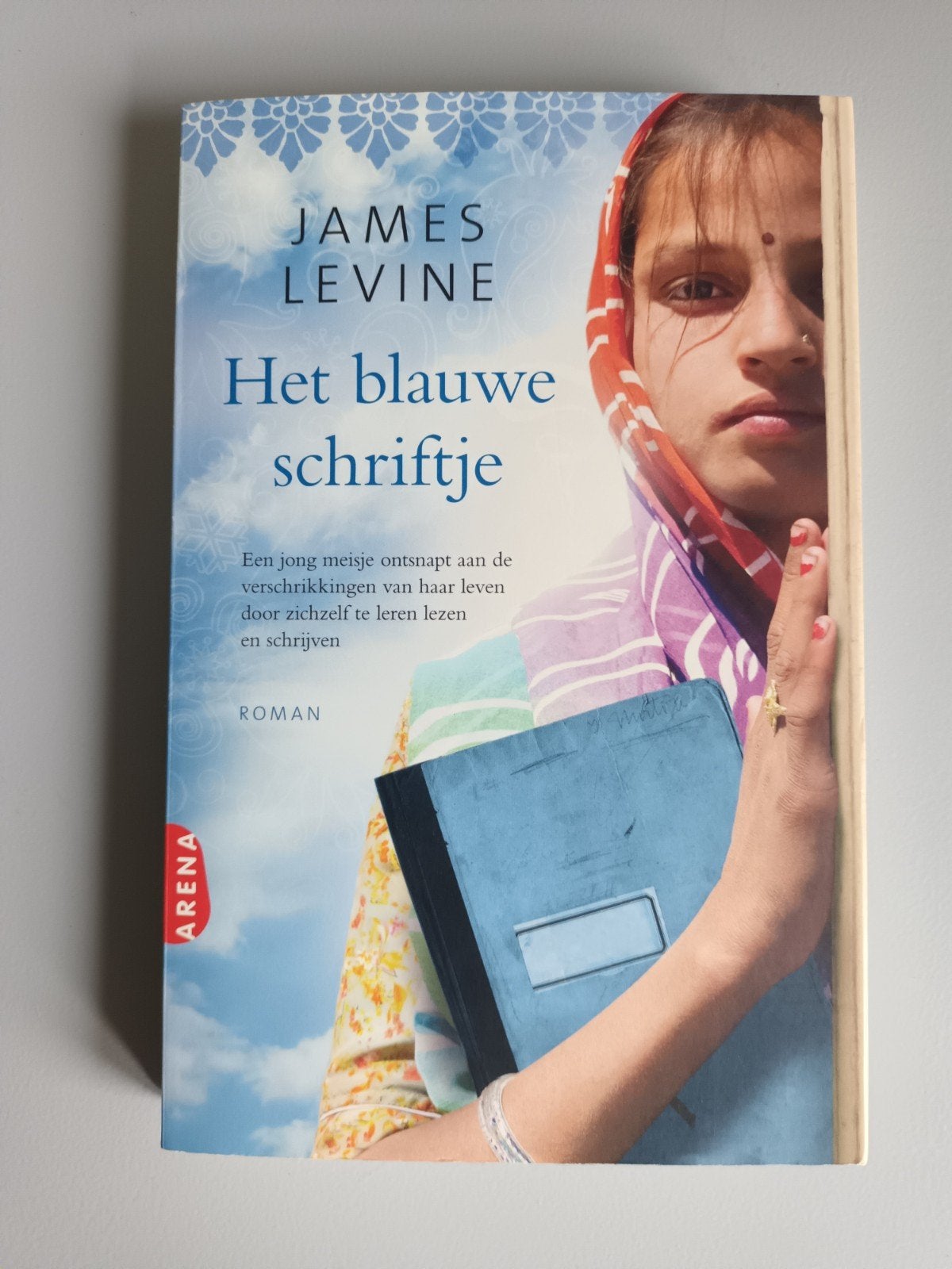 James Levine Het blauwe schriftje roman kindprostituee boek, Ophalen of Verzenden, Gelezen, James Levine