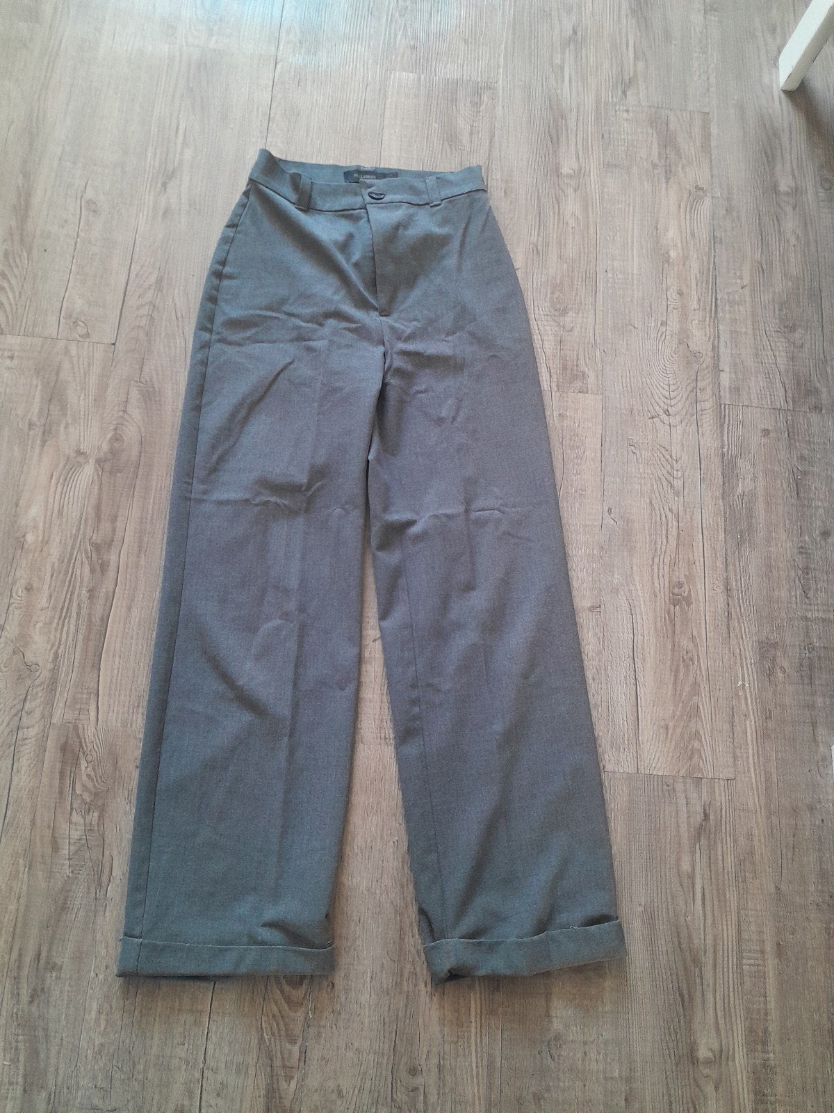 Broek pantalon grijs maat s 32 nieuw pull&bear, Kleding | Dames, Broeken en Pantalons, Nieuw, Ophalen of Verzenden, Maat 34 (XS) of kleiner