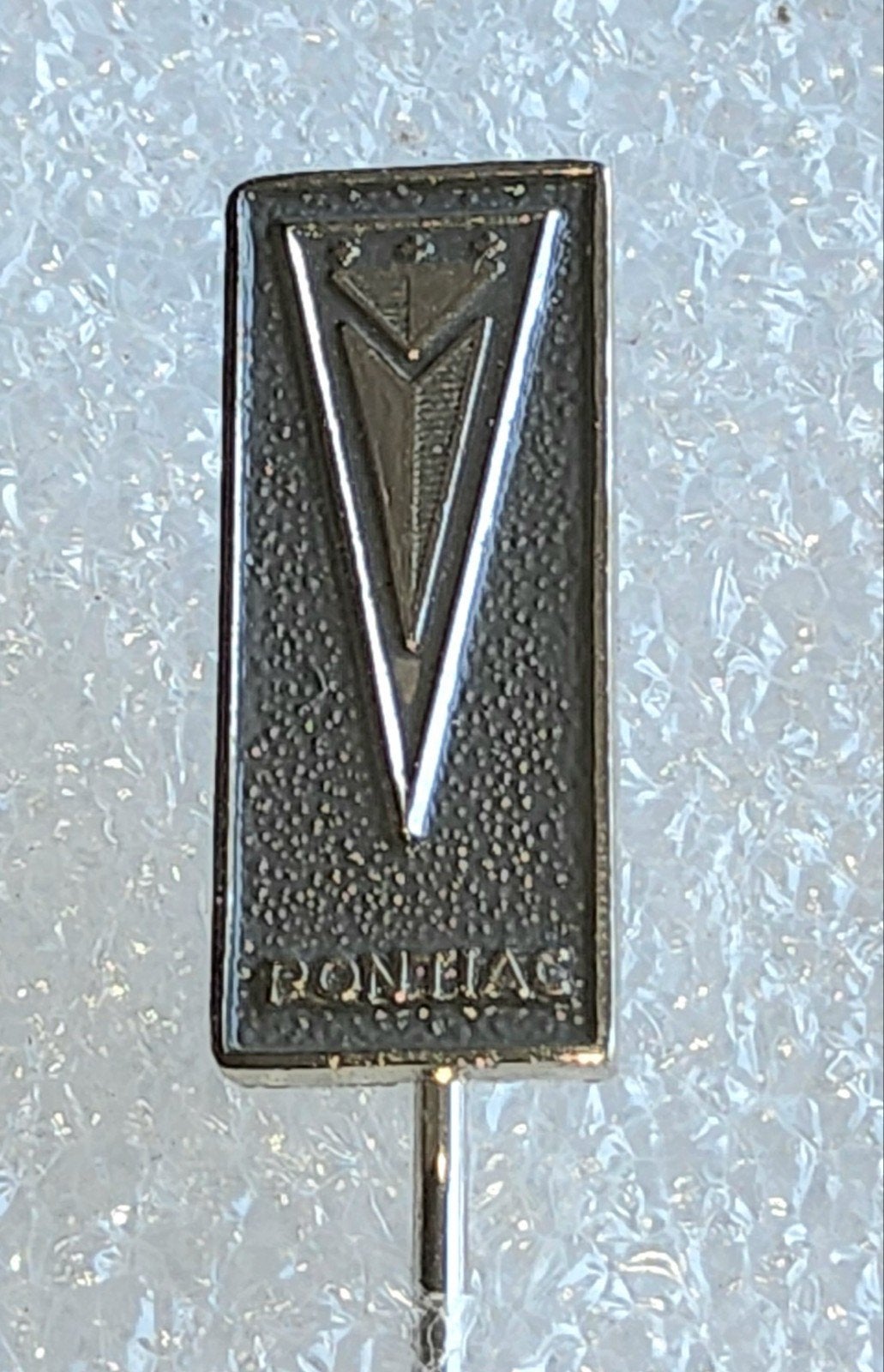 Vintage Pontiac Speldje - Auto Logo, Ophalen of Verzenden, Gebruikt, Overige onderwerpen, Speldje of Pin