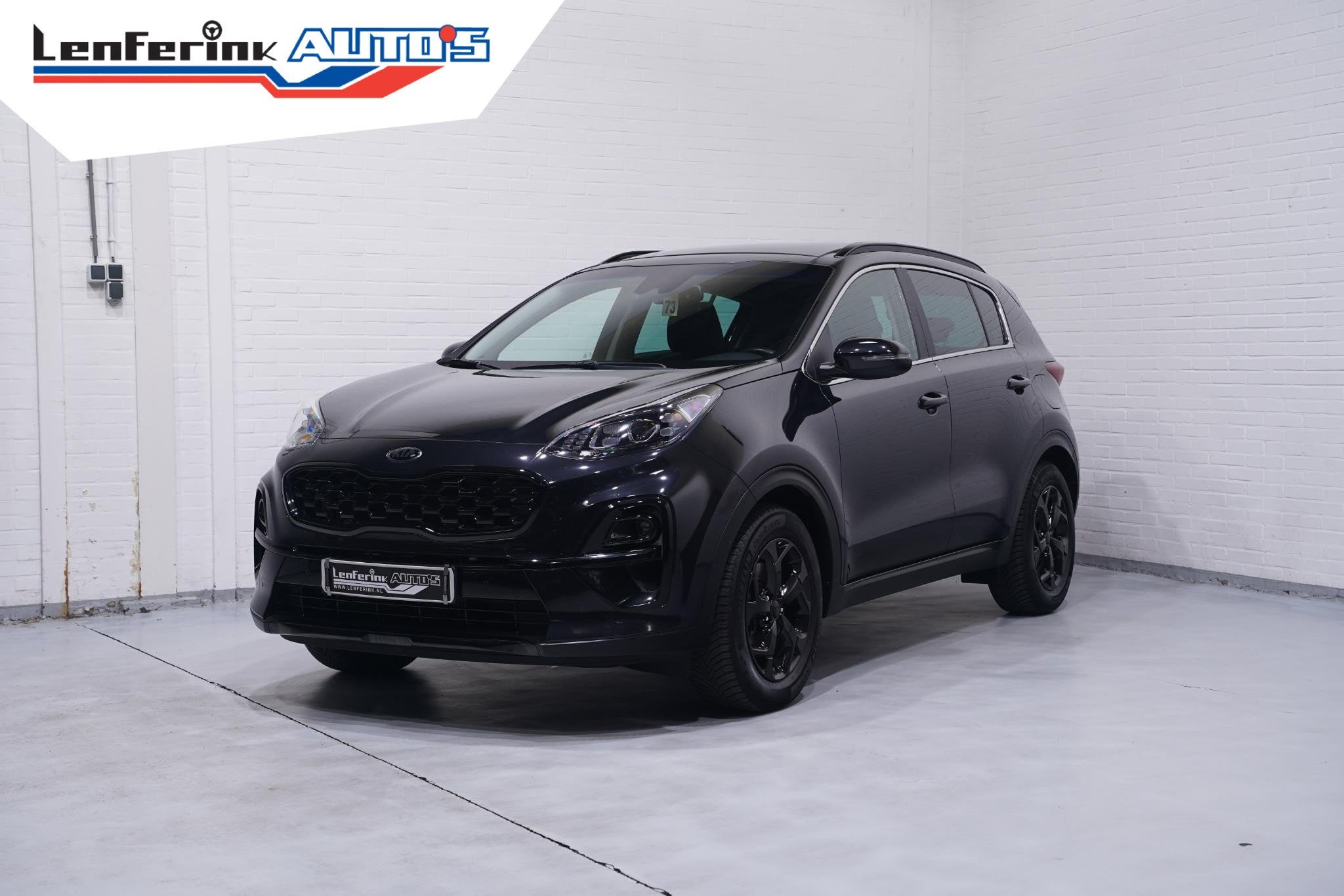 Kia Sportage 1.6 T-GDI Black Edition 1e Eig. NAP Panodak Nav, Auto's, Gebruikt, 4 cilinders, Zwart, 1600 kg