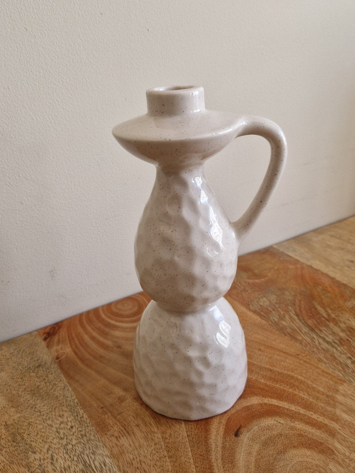 Crèmekleurige vaas met handvat en structuur, Beige, Geschikt voor droogbloemen, Nieuw, Ophalen of Verzenden
