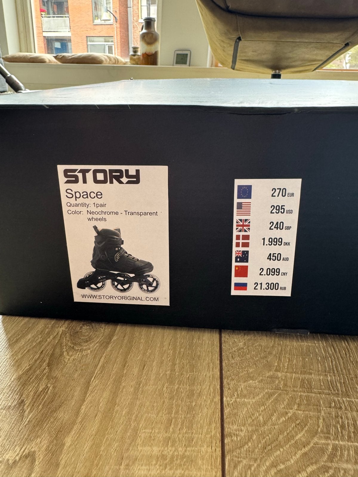 Foto 10 van Story Space Skeelers Maat 42 - Zo goed als nieuw