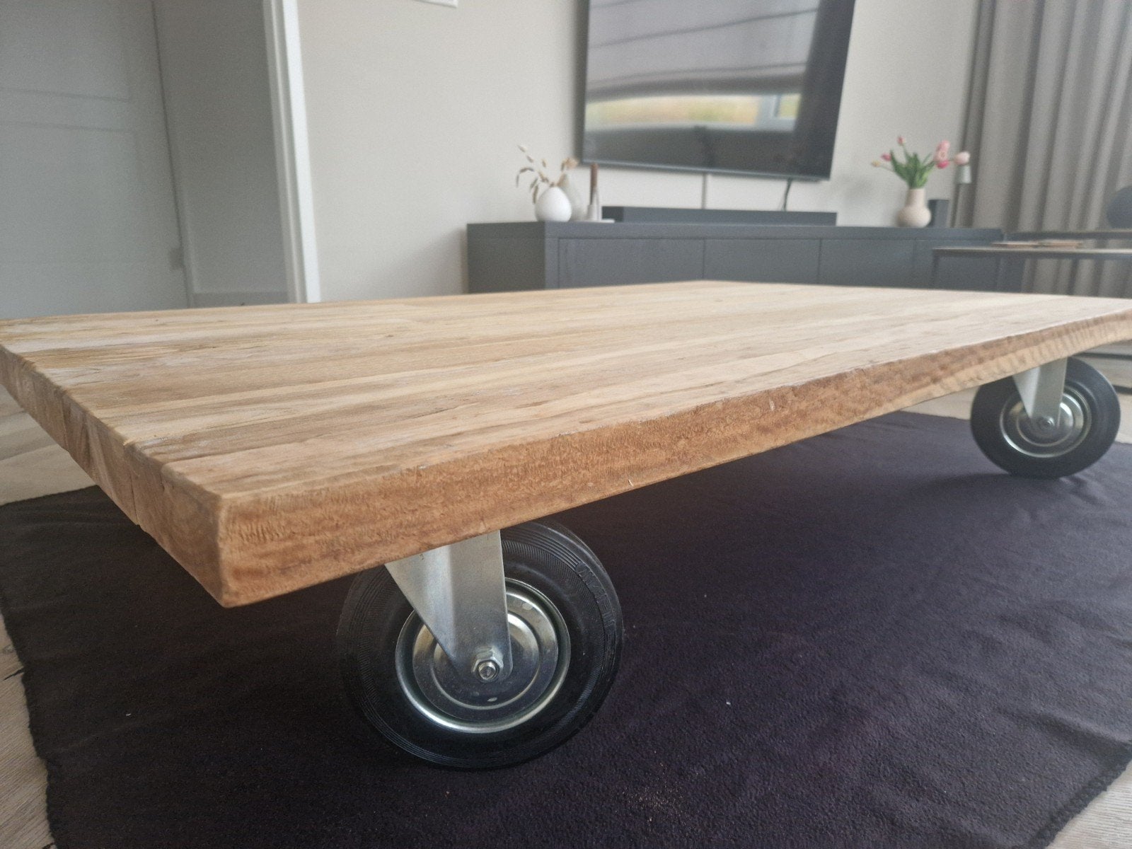 mooie massieve salontafel, Huis en Inrichting, Tafels | Salontafels, Ophalen, 100 tot 150 cm, Nieuw, 50 tot 100 cm