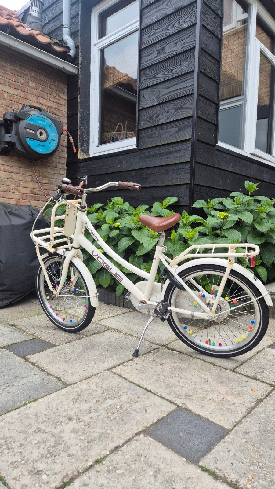 Meisjesfiets met roestige voordrager, Fietsen en Brommers, Fietsen | Dames | Damesfietsen, Gebruikt, Velgrem, 50 tot 53 cm, Ophalen