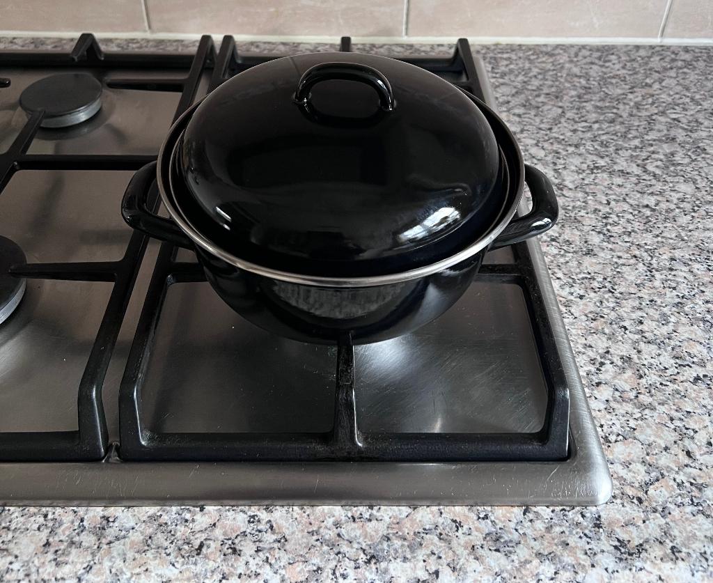 Emaille pan soeppan braadpan met deksel inhoud 2,3 liter, Ophalen of Verzenden, Zo goed als nieuw, Overige materialen, Koekenpan of Braadpan