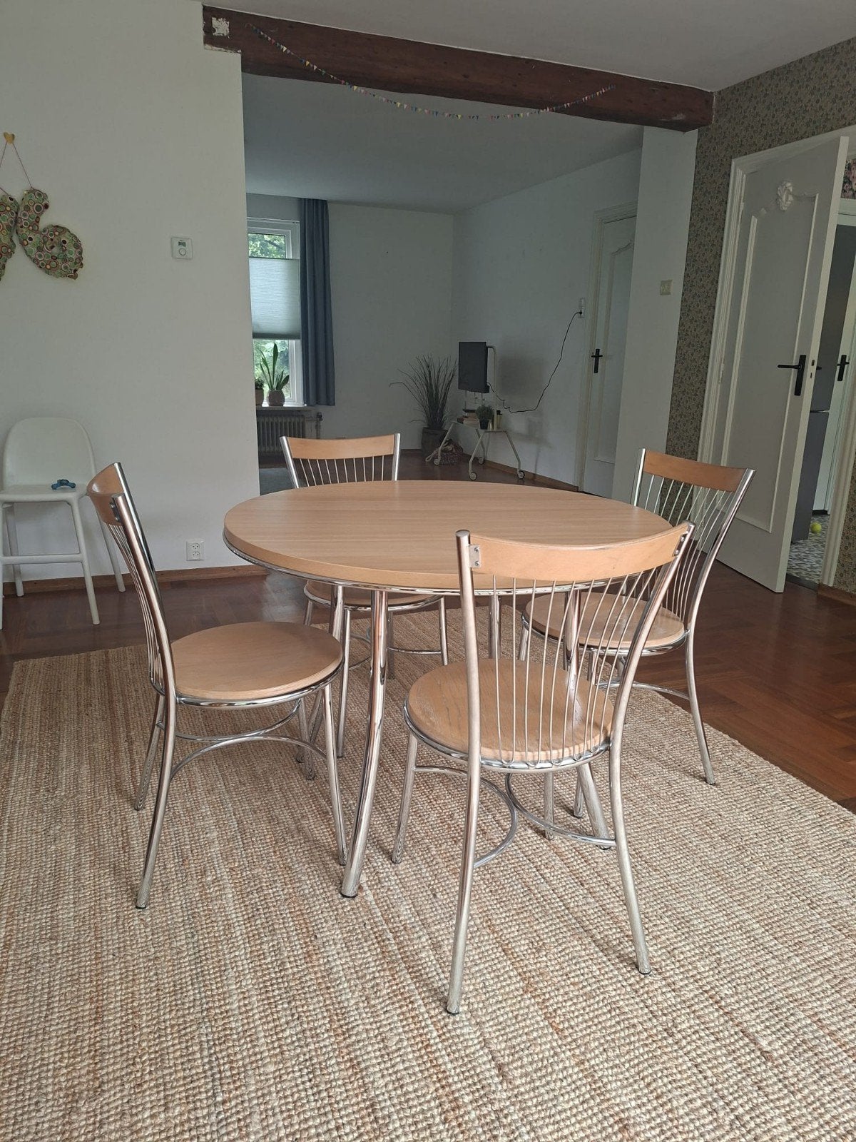 Elegante ronde eettafel met 4 stoelen, Overige houtsoorten, Gebruikt, Rond, Ophalen of Verzenden